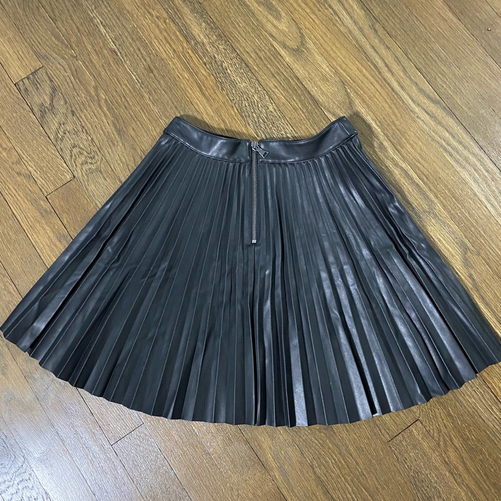 Express leather pleated skirt